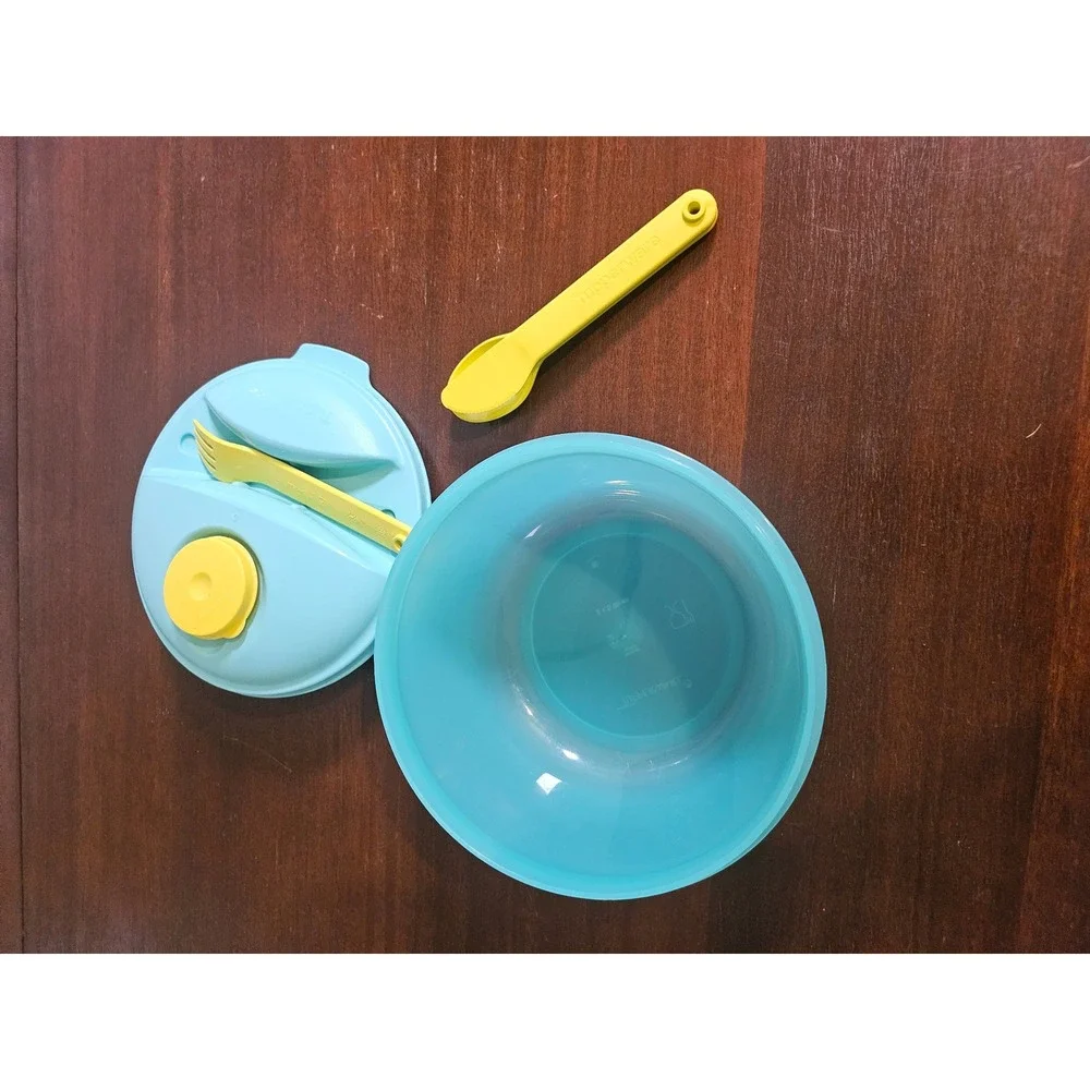 Tupperware Salad Bowl Set Unisex OS Teal Lime On-The-Go Lunch Container Utensils